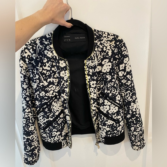 Zara Black and White Floral Bomber Jacket - Picture 5 of 8